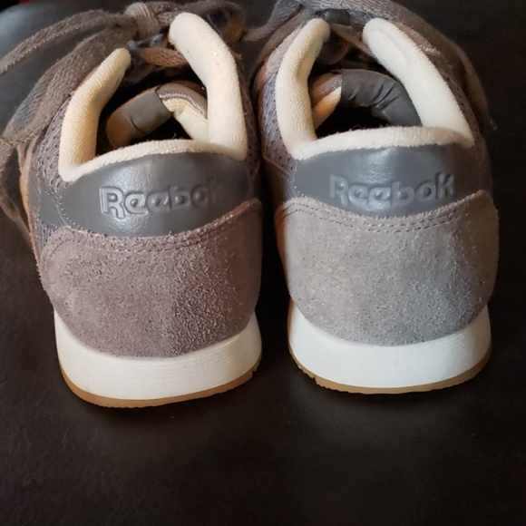 Women's Reebok Classics - Picture 4 of 7